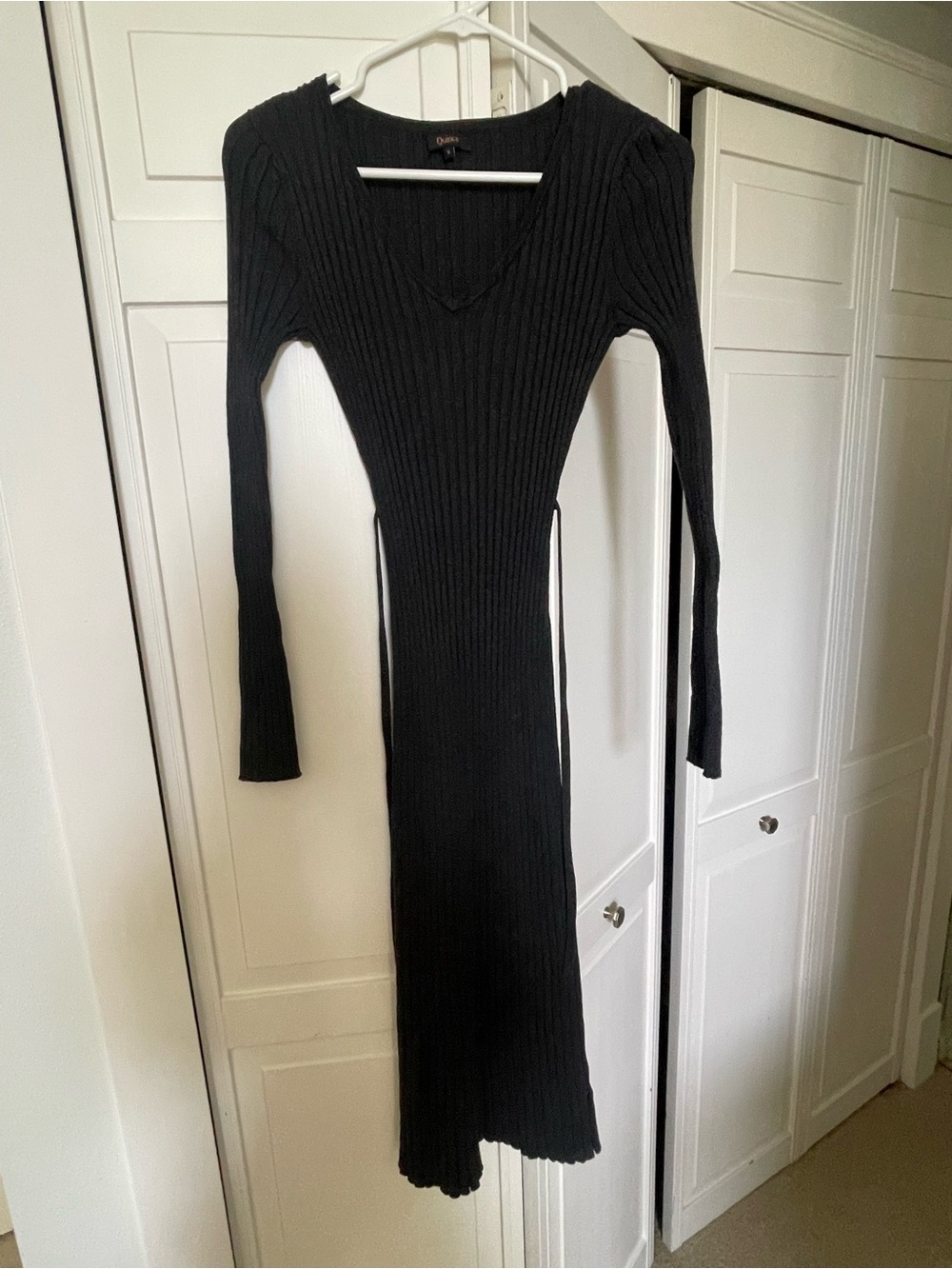 Quince Black Ribbed V-Neck Long Sleeve Midi Dress